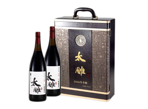 沈阳回收太雕黄酒咸亨酒店太雕黄酒2006年冬酿1.8KG*2礼盒装绍兴黄酒