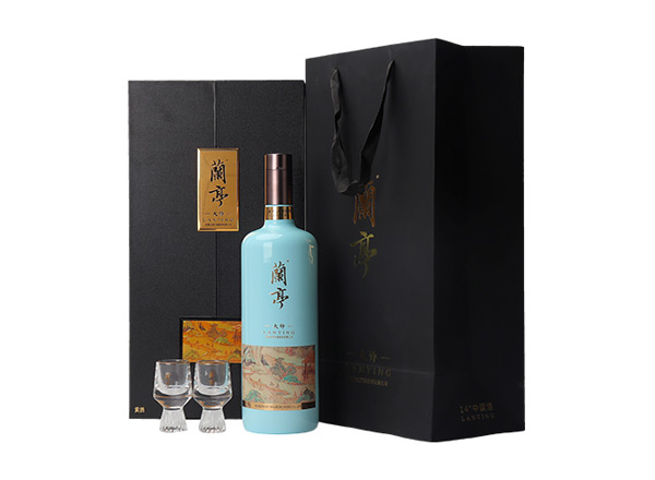 沈阳会稽山黄酒回收兰亭大师三十年陈酿1L礼盒装绍兴黄酒行情价格